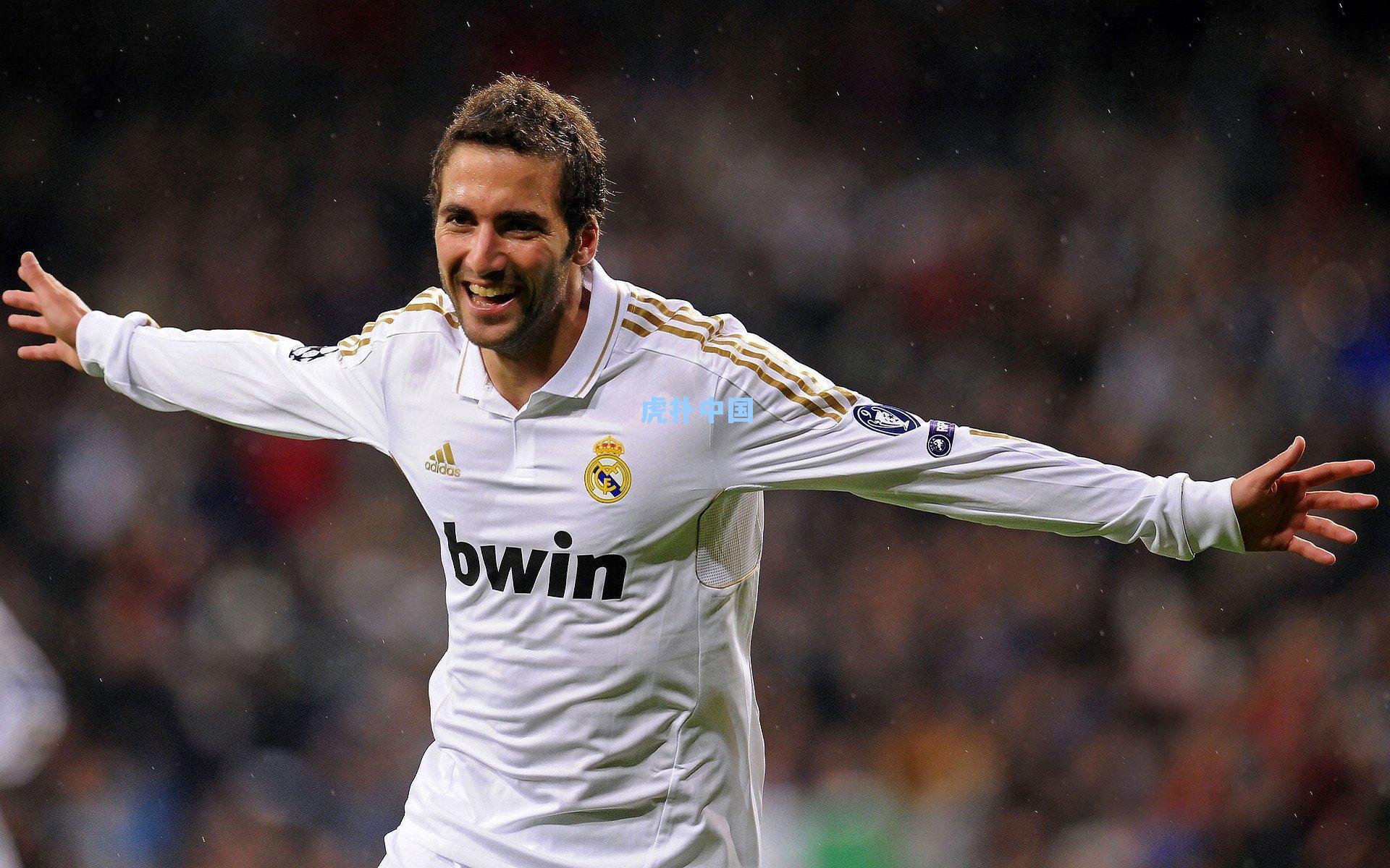 电竞选手微笑战术引热议,玩游戏一定要笑着玩吗?